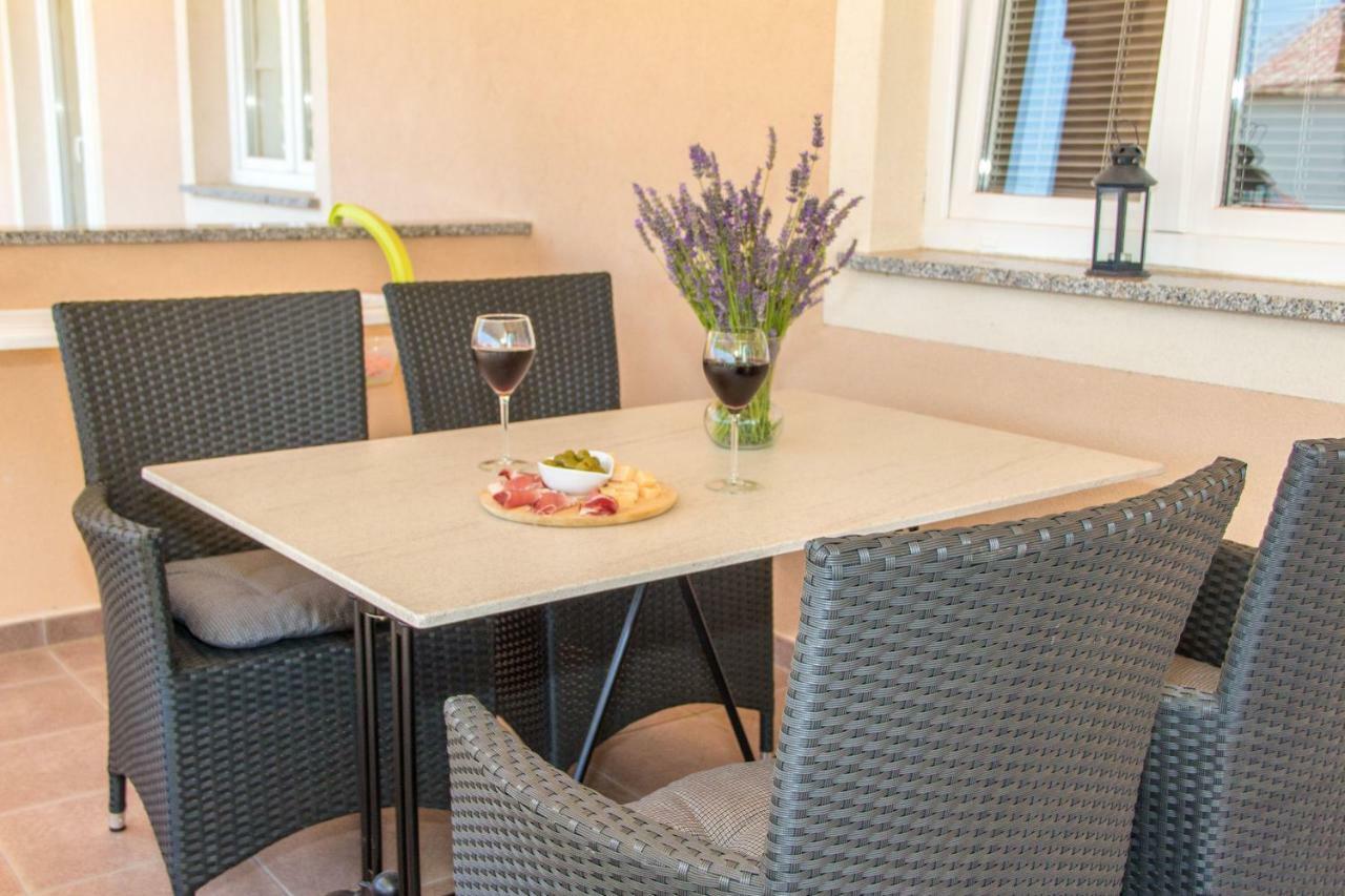 Apartmani Zoric Punat Ngoại thất bức ảnh