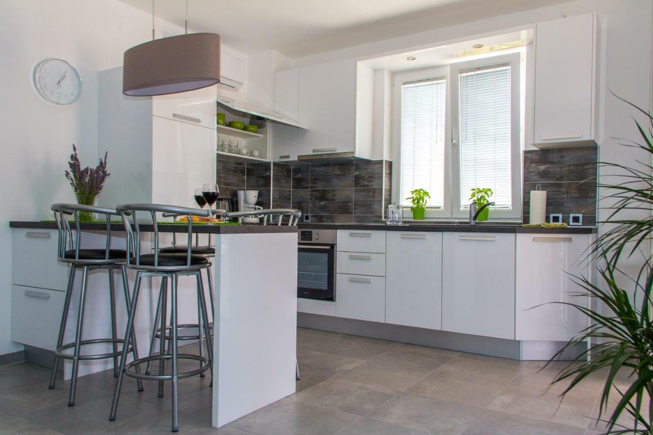 Apartmani Zoric Punat Ngoại thất bức ảnh